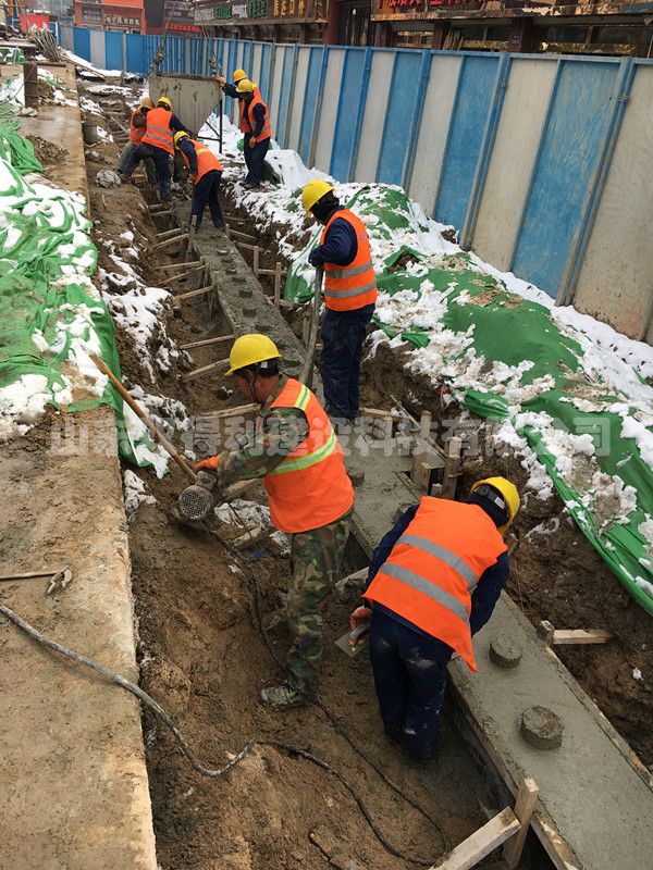 濟(jì)南市軌道交通R2線一期土建工程施工五標(biāo)段長途汽車站風(fēng)險源處理工程 (8).JPG